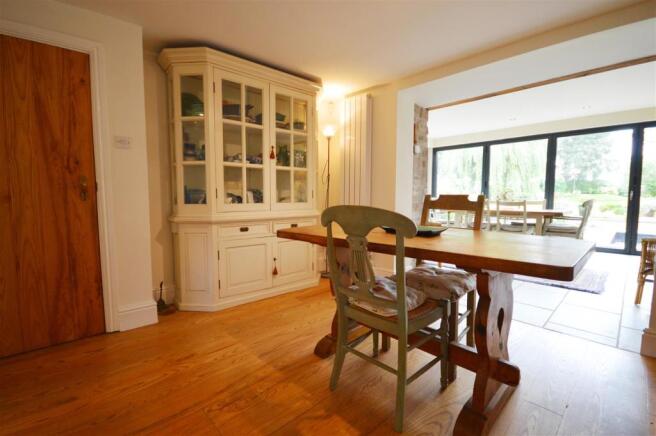 Dining Area.JPG