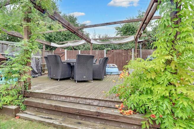8 WOODBERRY ROAD-16.jpg