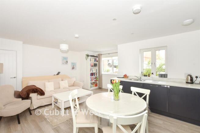 Kitchen/ Living Room