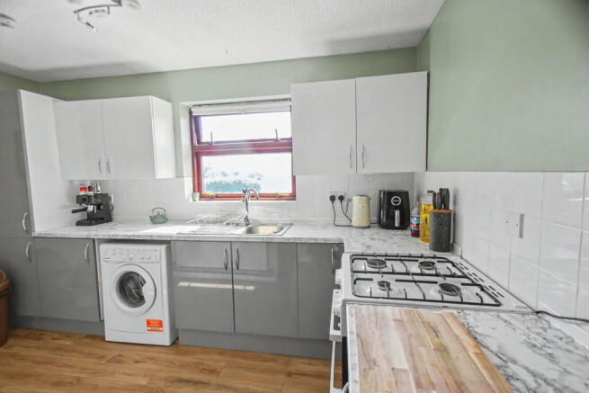 Apartment in Caerphilly, Van - More