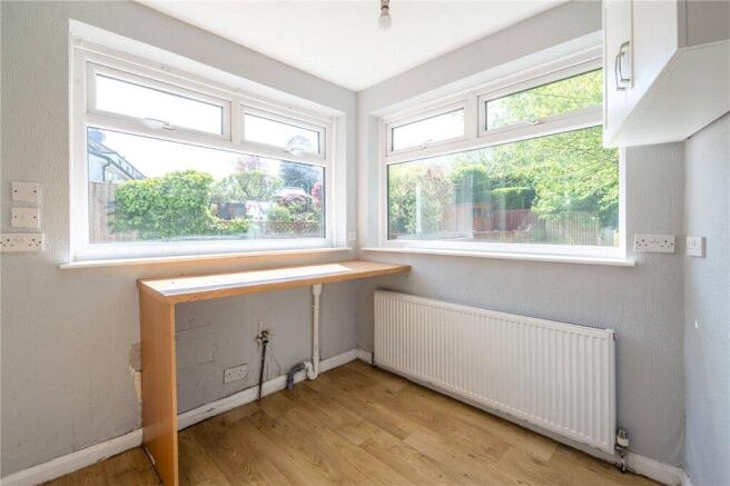 5 bed Semi-Detached for sale Image 9
