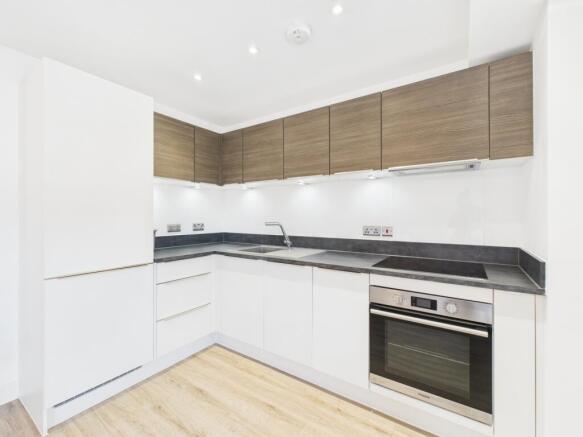 CAM01909G0-PR0317-STILL002