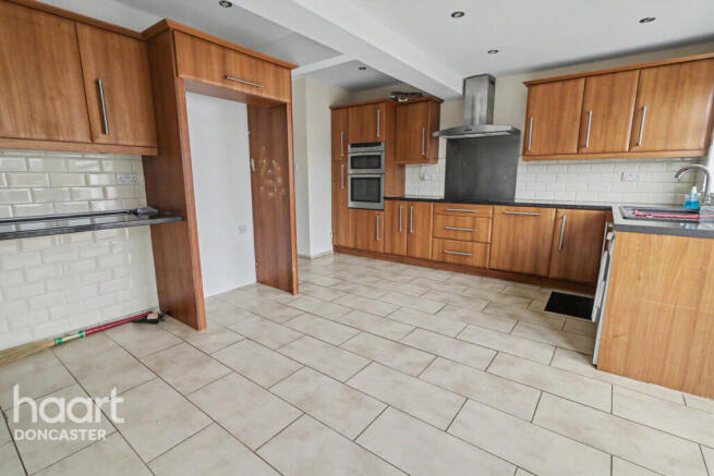 3 bed Semi-Detached for sale Image 7