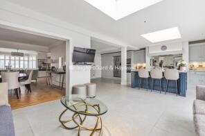 14, Sandringham Gardens, North Finchley, London N12 0NX