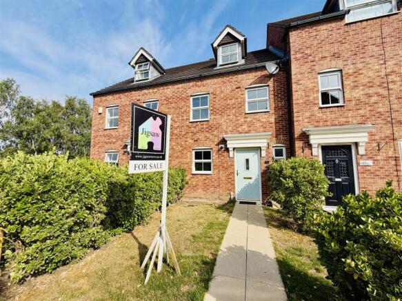 3 bed Terraced for sale in scarthingwell