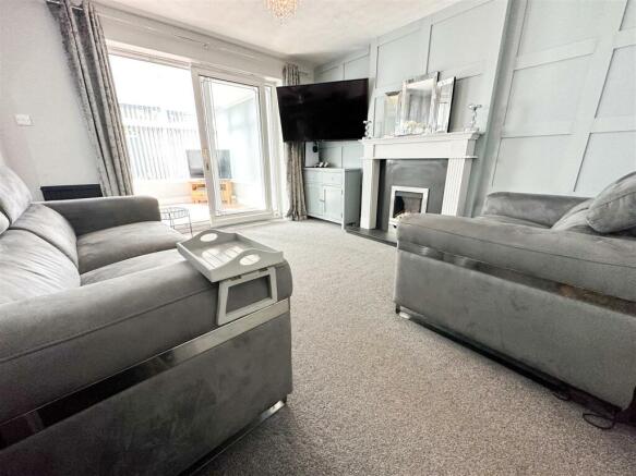 OPENPLAN LOUNGE DINING ROOM