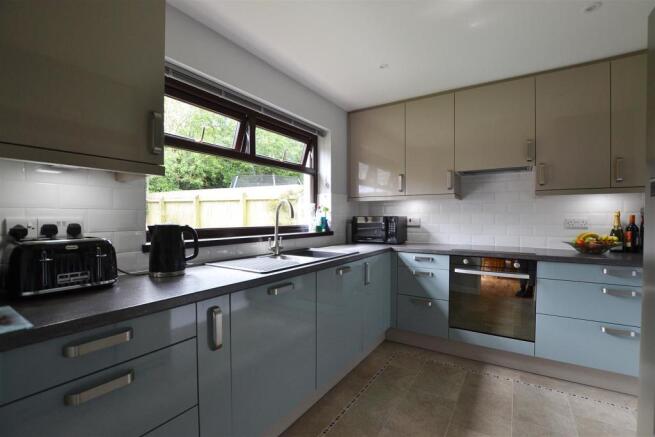 kitchen..JPG
