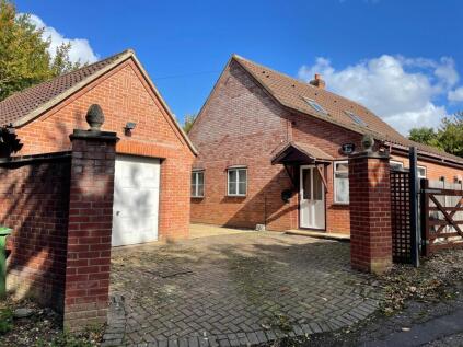 Corner Cottage, Lower Globe Lane, Blofield, Norwich, Norfolk NR13 4RJ