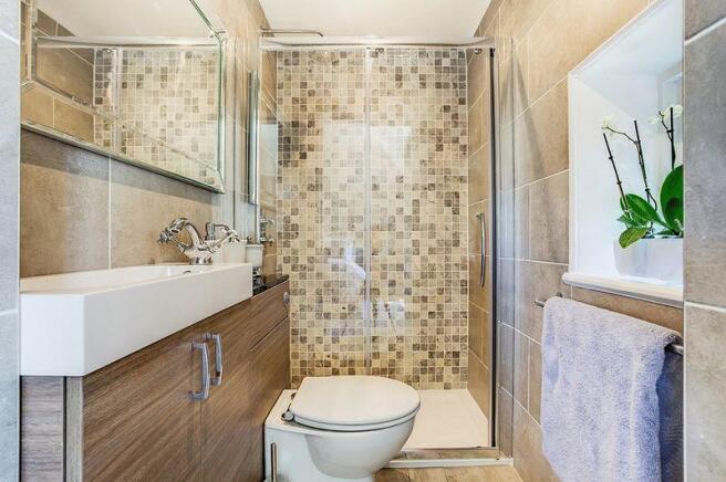EN SUITE