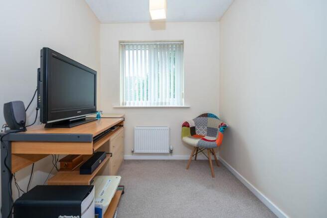 Bedroom 3/study
