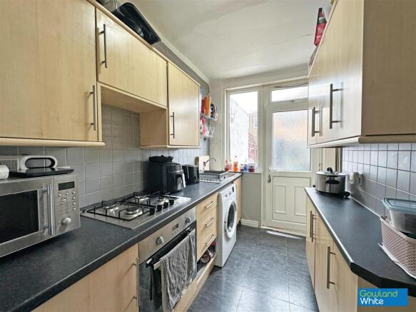 3 bed Terraced for sale Image 5