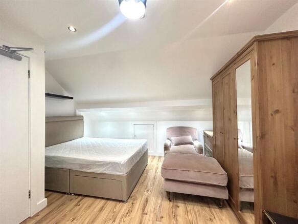 Bedroom 4-2.jpg