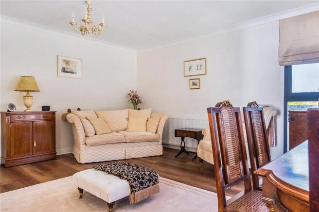 2 bed Apartment for sale Image 5