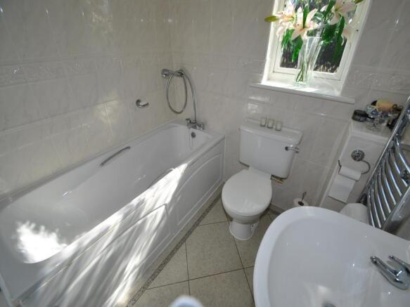 FAMILY BATHROOM