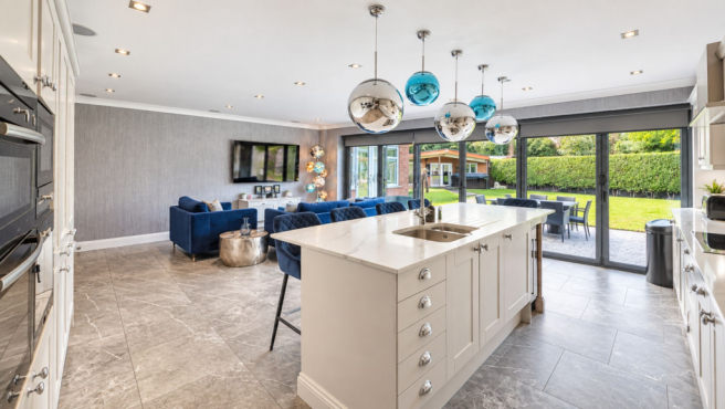 Winmarith Drive, Hale Barns, WA15 photo 4