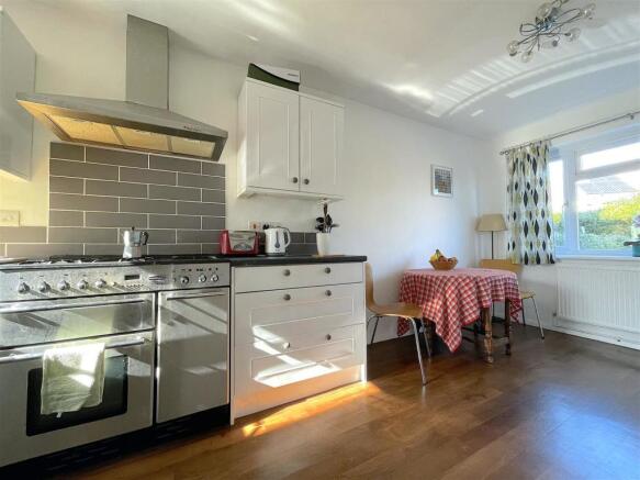 Kitchen:Dining Room (5).jpeg