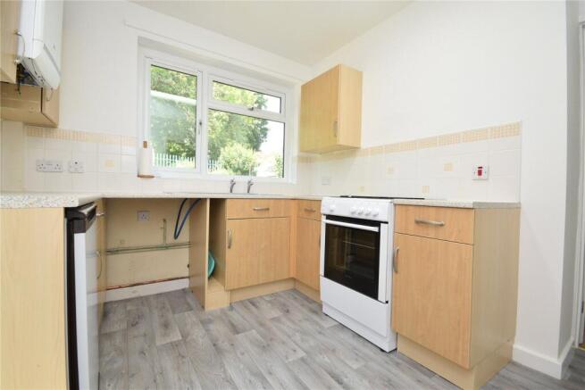 3 bed Semi-Detached to rent Image 4