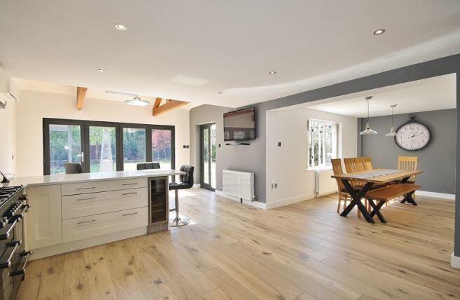Kitchen/Dining...