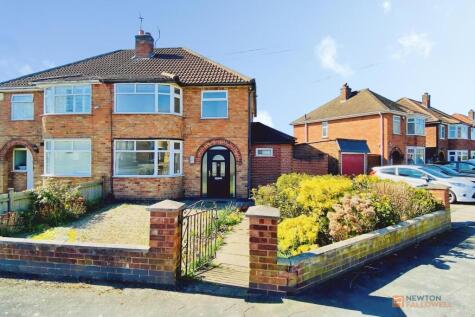 Queensgate Drive, Birstall, LE4
