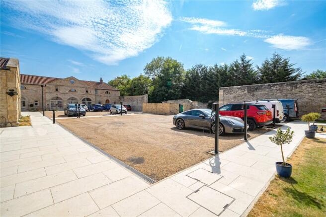 4 bed Terraced for sale Image 11