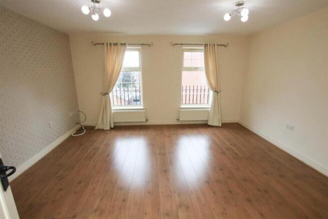 4 bed Town House for sale Image 4
