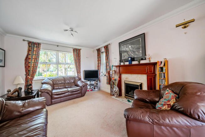 1483052-7-6a3bd66...