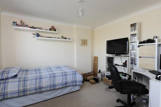 9Bed2.jpg