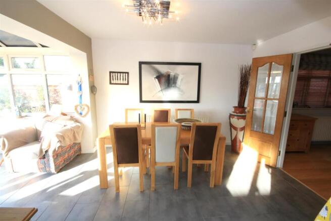 OPEN PLAN LIVING/ DINING/ KITCHEN
