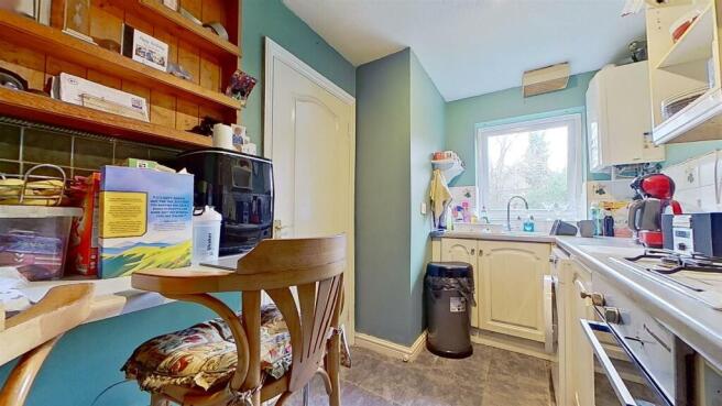 KITCHEN/BREAKFAST ROOM