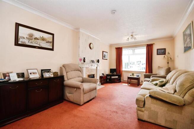 Lounge / dining room