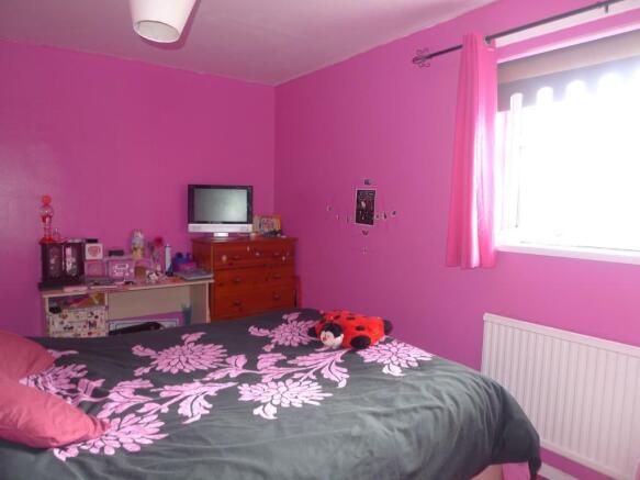 FRONT BEDROOM
