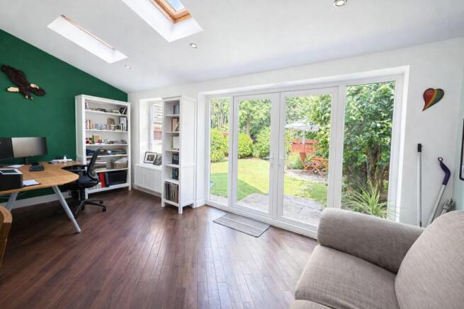4 bed Semi-Detached for sale Image 8