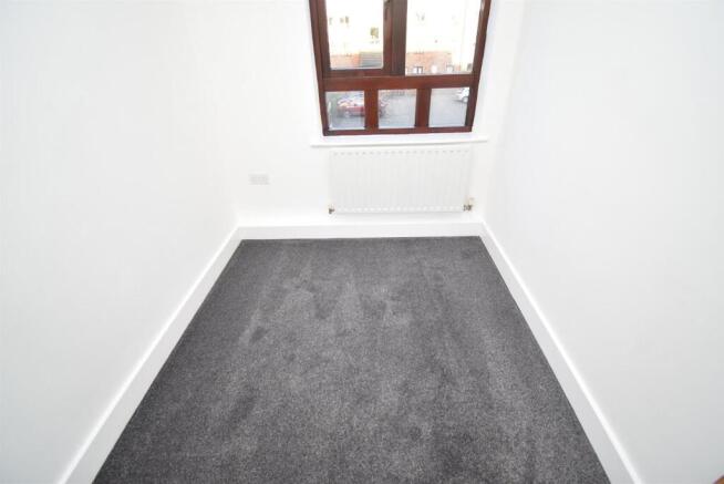2 bed Apartment to rent Image 8