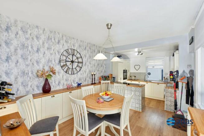 Dining/Kitchen
