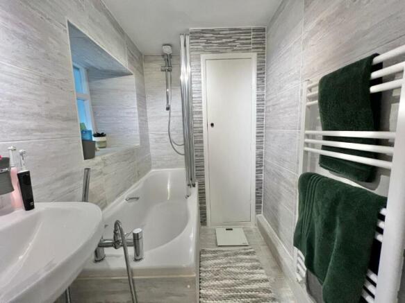 Photo 12