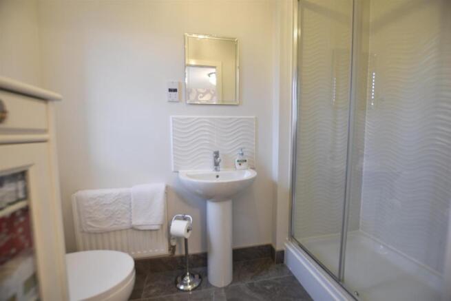 EN SUITE