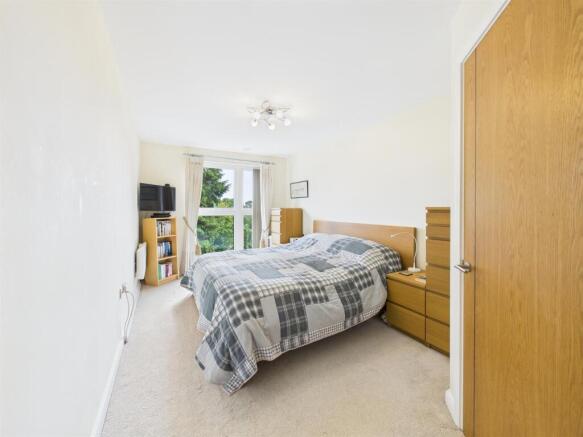 2 bed Retirement Property for sale Image 9