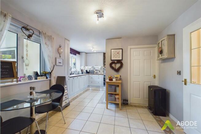 CAM02696G0-PR0305-STILL007.jpg