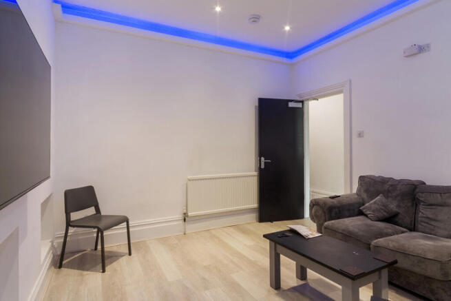 4 bed House of Multiple Occupation for sale Image 4