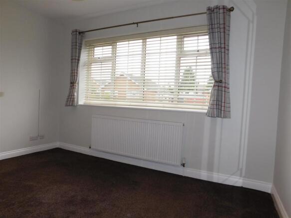 front bedroom.JPG