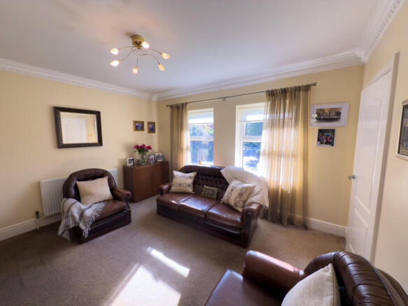 4 bed Detached for sale Image 8
