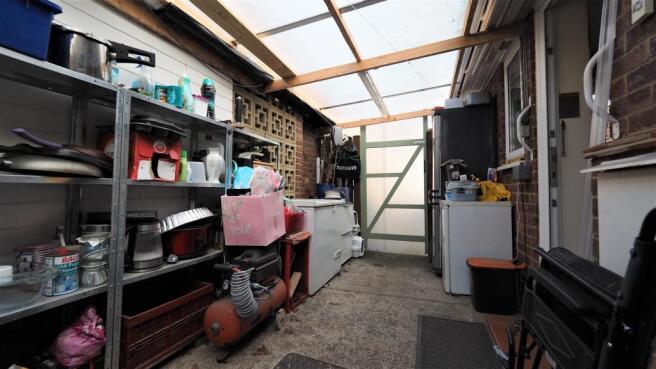 lean to or store b.jpg