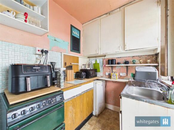 3 bed Semi-Detached for sale Image 4