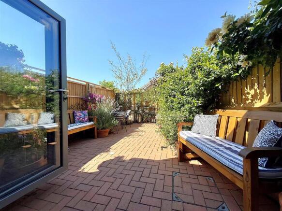 garden 2.jpg