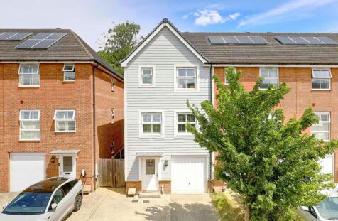 Plaxton Way, Ware, SG12