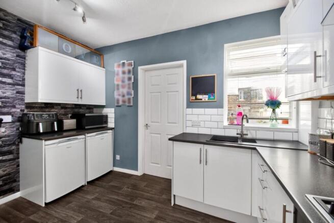 2 bed Terraced for sale Image 5