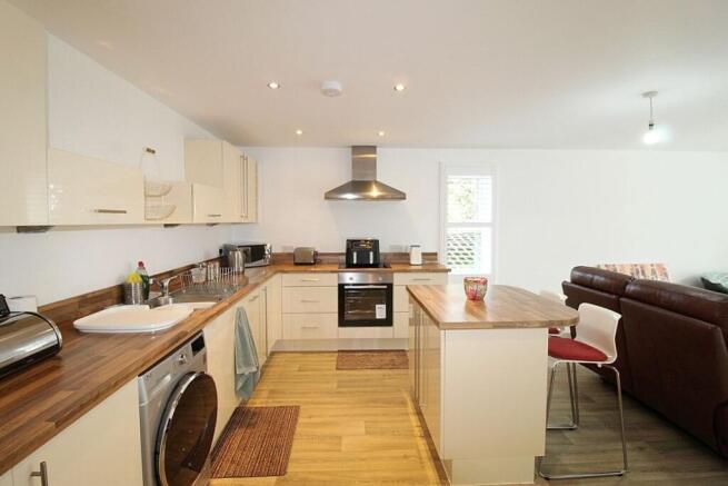 2 bed Apartment for sale Image 5