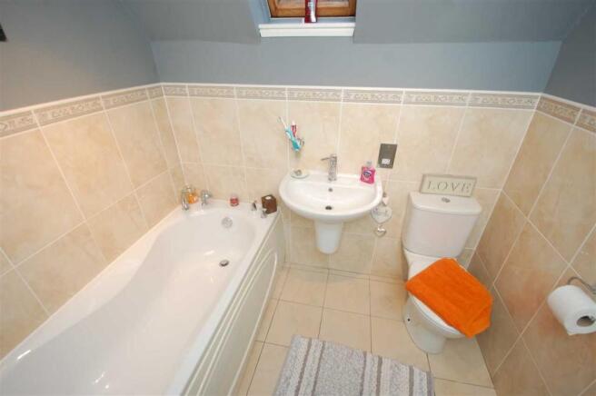 FAMILY BATHROOM
