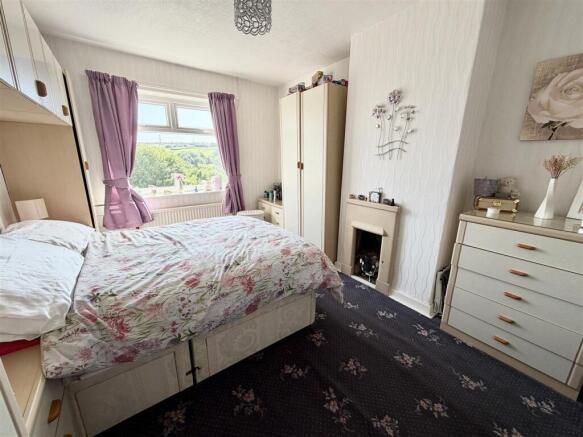 3 bed Semi-Detached for sale Image 8