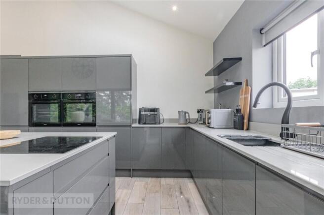 2 bed Semi-Detached Bungalow for sale Image 4